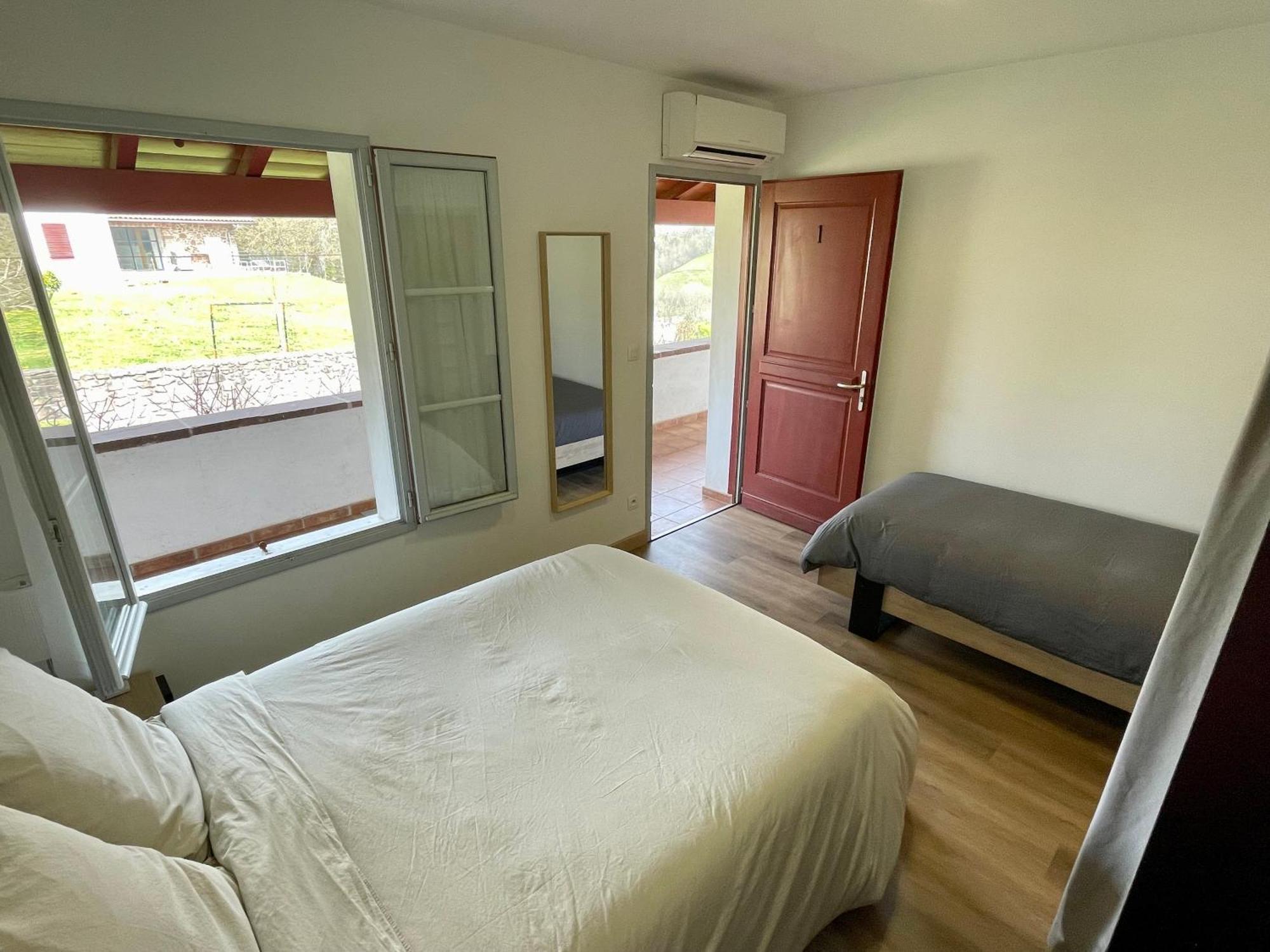 Chambres Zazpiak Saint-Jean-Pied-de-Port Szoba fotó